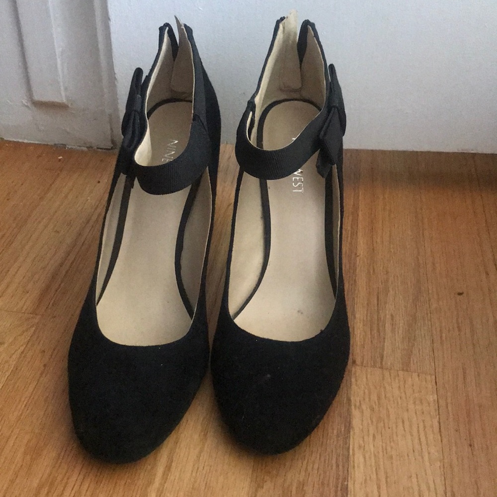 Nine West black suede style bow heels